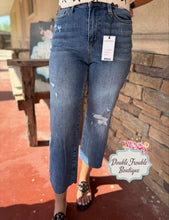 Load image into Gallery viewer, Blakely Judy Blue Wide Leg Crops