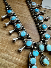 Load image into Gallery viewer, Golden Hills Squash