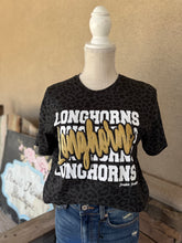 Load image into Gallery viewer, MASCOT REPEAT PUFF LEOPARD SPIRIT TEE