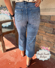 Load image into Gallery viewer, Blakely Judy Blue Wide Leg Crops