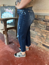 Load image into Gallery viewer, Judy Blue Wide Leg Crop Jeans
