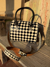 Load image into Gallery viewer, MEDIUM CHECKER LEATHER PURSE

