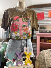 Load image into Gallery viewer, Spring Cross Leopard Tee
