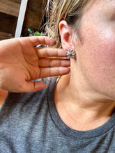 Load image into Gallery viewer, Zuni Cluster Earrings – Small Turquoise Flower in Sterling Silver
