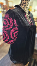 Load image into Gallery viewer, CHIC EMBROIDERED TOP - BLK
