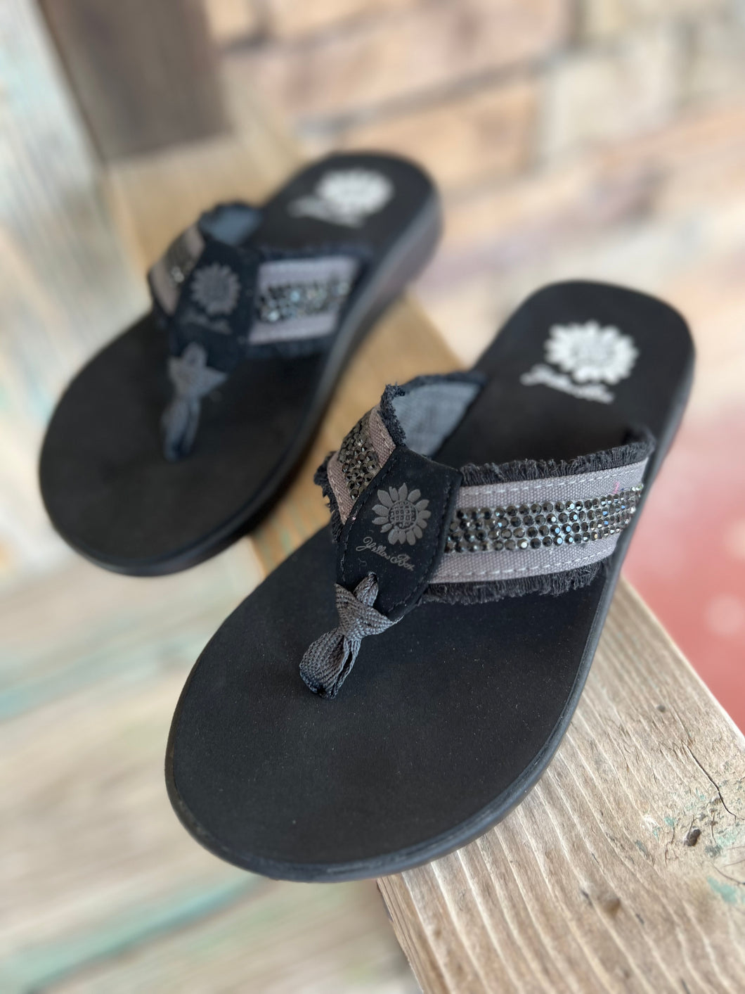 GENZY BLACK SANDALS