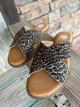 Load image into Gallery viewer, LINTA LEOPARD SANDAL
