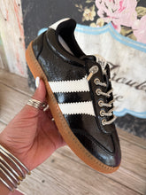 Load image into Gallery viewer, HEADS UP METALLIC BLACK SNEAKERS BY: CORKYS
