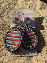 Load image into Gallery viewer, Dos Amigas Earrings
