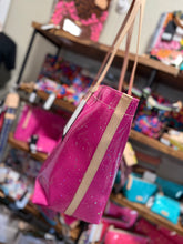 Load image into Gallery viewer, Berry Daily Tote
