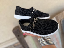 Load image into Gallery viewer, HOLLY LEOPARD SHOES
