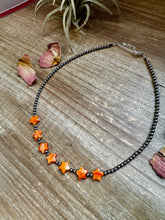 Load image into Gallery viewer, 14 inch choker - spiny oyster star And Sterling Silver Pearls
