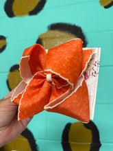 Load image into Gallery viewer, ORANGE PUMPKINS BOW- 5INCH

