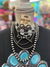 Load image into Gallery viewer, Layered Bow Necklace
