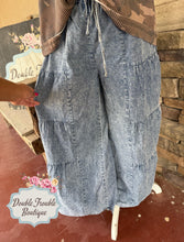 Load image into Gallery viewer, LAYLAH WIDE LEG RUFFLE PANTS- Light Wash
