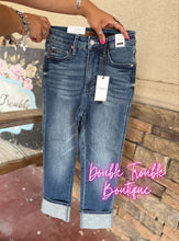 Load image into Gallery viewer, MEGAN JUDY BLUE CAPRIS -MD WASH
