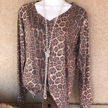 Load image into Gallery viewer, CHEETAH CHIC TOP
