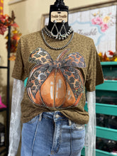 Load image into Gallery viewer, RHINESTONE PUMPKIN TEE

