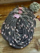 Load image into Gallery viewer, 4 mm Sterling Silver Pearls choker with pink conch
