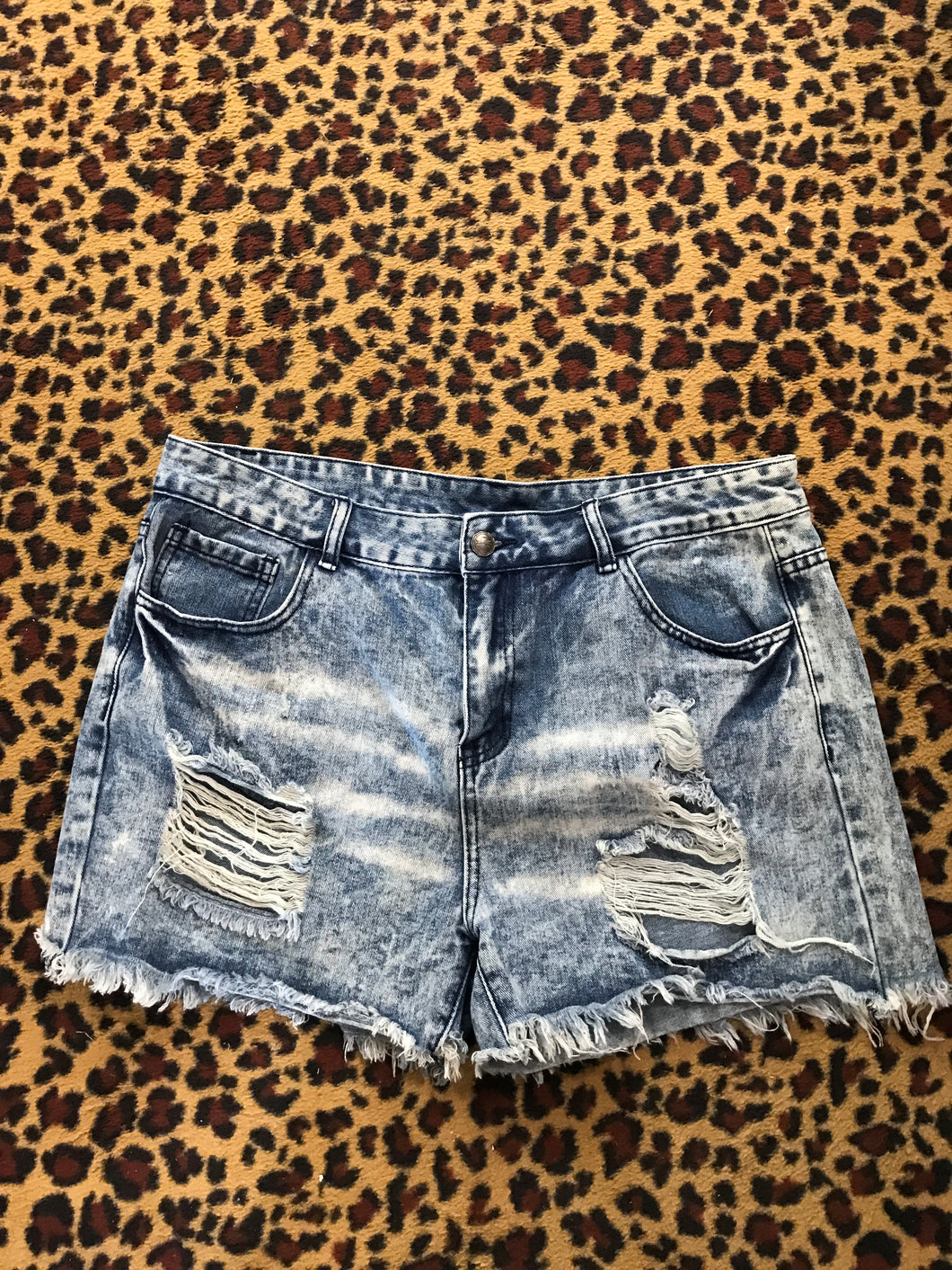 DENIM DAN SHORTS