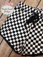 Load image into Gallery viewer, Everyday Checkered Shorts
