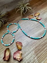 Load image into Gallery viewer, Turquoise Variscite &amp; Pink Conch Choker – Exclusive Bijoux FAB Design
