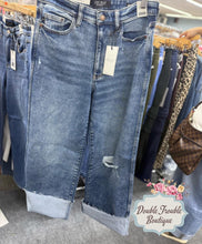 Load image into Gallery viewer, ALLI JUDY BLUE JEANS - MEDIUM WASH
