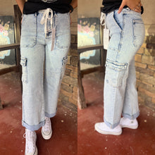 Load image into Gallery viewer, LOREN CARGO RISEN DENIM
