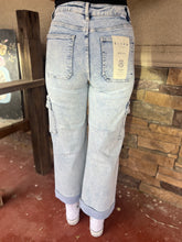 Load image into Gallery viewer, LOREN CARGO RISEN DENIM
