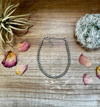 Load image into Gallery viewer, Silver Plated beads bracelet
