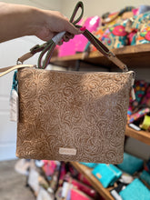 Load image into Gallery viewer, LAWTON, DOWNTOWN CROSSBODY
