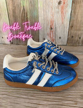 Load image into Gallery viewer, HEADS UP METALLIC BLUE SNEAKERS BY: CORKYS
