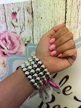 Load image into Gallery viewer, Pearl Stretch Bracelet
