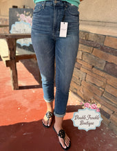 Load image into Gallery viewer, MEGAN JUDY BLUE CAPRIS -MD WASH
