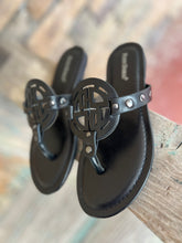 Load image into Gallery viewer, VICTORIA Sandals -Black
