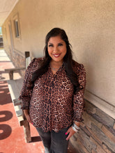 Load image into Gallery viewer, CANYON CALL L/S TOP- LEOPARD
