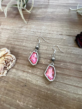 Load image into Gallery viewer, Pink dangle and Sterling Silver Pearls earrings
