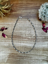 Load image into Gallery viewer, Mini Torpedo choker Sterling Silver Pearls
