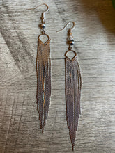 Load image into Gallery viewer, The Chic dangle earrings
