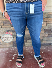 Load image into Gallery viewer, JUDY BLUE SHARK BITE AVA JEANS- DRK WASH
