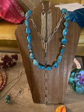 Load image into Gallery viewer, The Chic dangle earrings
