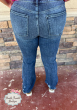 Load image into Gallery viewer, JUDY BLUE DANI BOOTCUT JEANS
