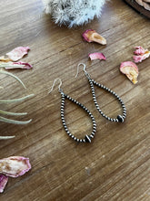 Load image into Gallery viewer, Smaller Sterling Silver Pearls earrings teardrop
